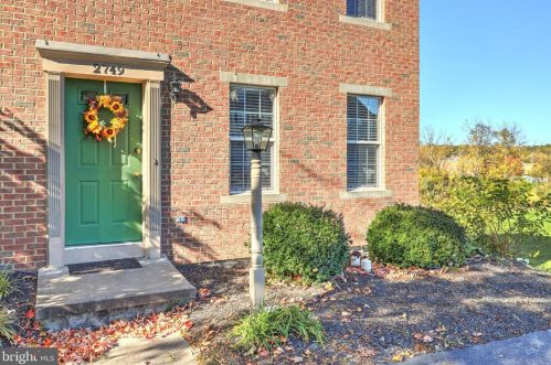 2749 Woodmont Dr, York, PA 17404-7826