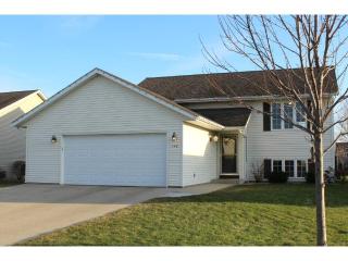 140 Spyglass Dr, Mankato, MN 56001-8750