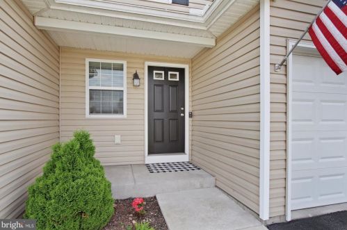 1320 Matthew Dr, York, PA 17404-8605