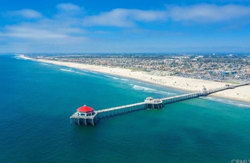 606 Lake St, Huntington Beach CA  92648-4765 exterior