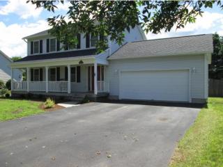 13 Fieldridge Dr, Georgia, VT 05468-4140