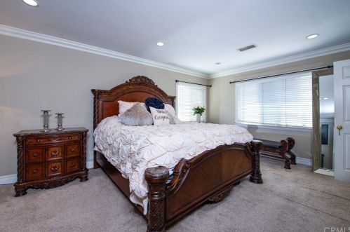 501 West St, Anaheim CA  92801-5951 exterior