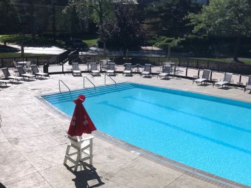 5 Oak Brook Club Dr, Oak Brook IL  60523-1348 exterior