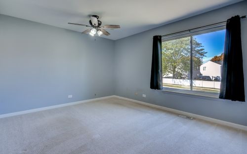 552 Alton Ct, Carol Stream IL  60188-9212 exterior