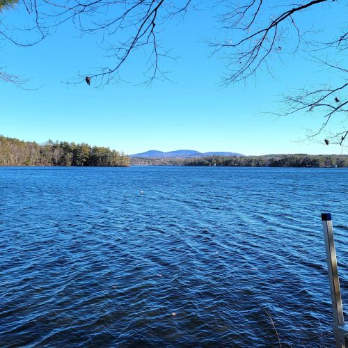 21 Walnut St, Belmont, NH 03220-3838