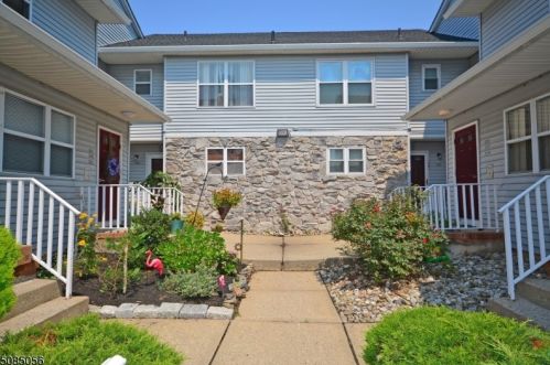 322 Ventnor Ct, Piscataway, NJ 08854-2195