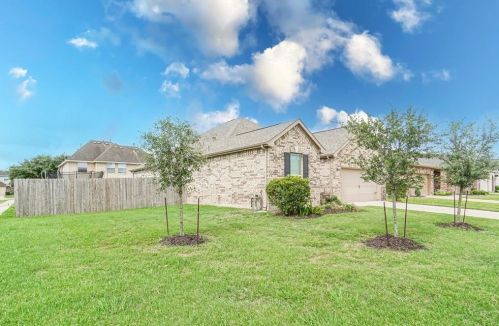 3810 Canterbury Park Dr, Pearland, TX 77584-1467