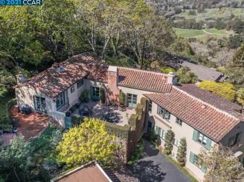 63 La Cuesta Rd, Orinda, CA 94563-2325