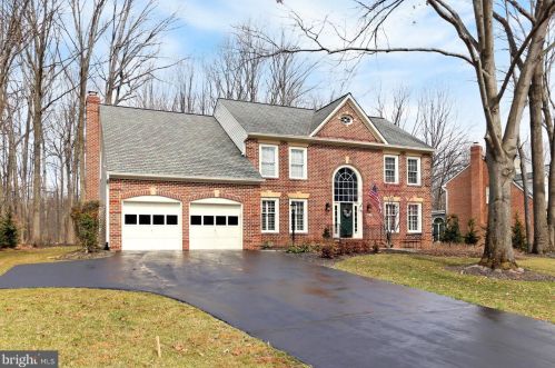 11126 Bowen Ave, Great Falls, VA 22066-1540
