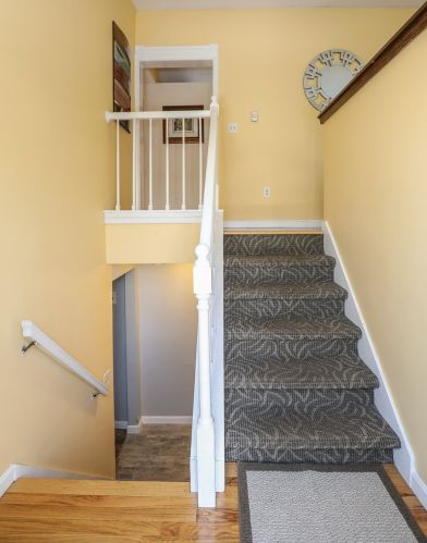 64 Bartley Hill Rd, Londonderry, NH 03053-2424