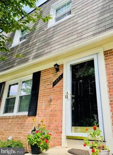 6883 Brian Michael Ct, Springfield, VA 22153-1032