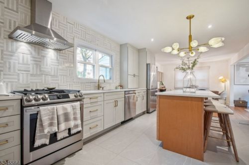 4 Northview Ter, Maplewood NJ  07040-3606 exterior