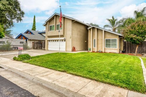 9041 Meadowsweet Way, Elk Grove, CA 95624-2739