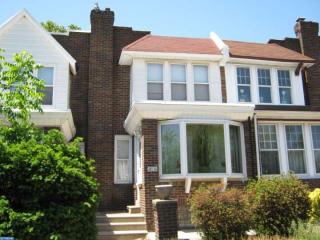 5882 Henry Ave, Philadelphia PA  19128-1704 exterior