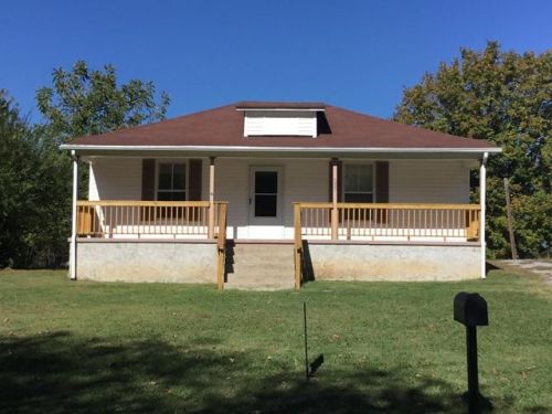 230 Sanderson St, Alcoa, TN 37701-2426