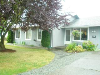 5441 Poplar Pl, Ferndale, WA 98248-8904