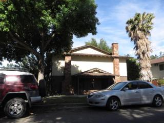 3081 Canyon Crest Dr, Riverside, CA 92507-2923