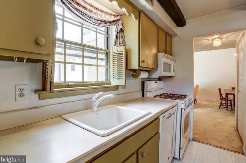 45 Valleybrook Dr, Lancaster PA  17601-4612 exterior