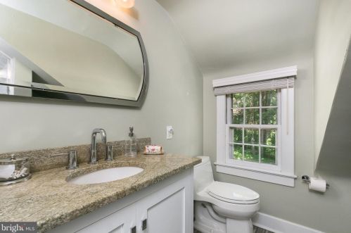 37 Ridgeview Rd, Princeton NJ  08540-7666 exterior