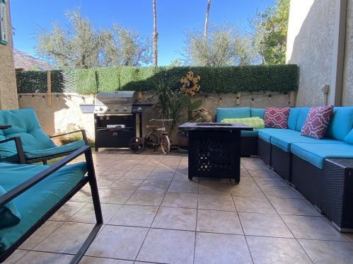2160 Palm Canyon Dr, Palm Springs, CA 92262-2832