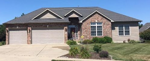 415 Parkview Dr, Buckhart, IL 62563-9543