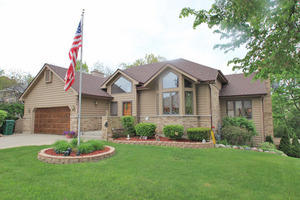 600 Edelweiss Dr, Antioch, IL 60002-2121