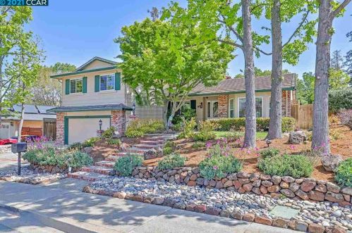 88 El Molino Dr, Clayton, CA 94517-1724