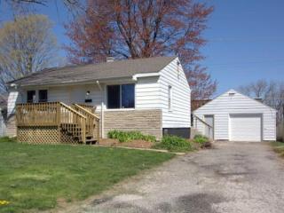 406 Brookwood Dr, Champaign, IL 61820-2612