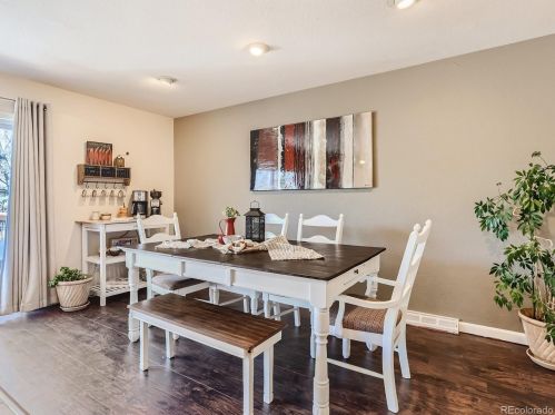 2731 Oakland Cir, Denver CO  80014-3136 exterior