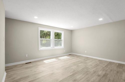 3366 Creekwood Dr, Rex GA 30273-2115 exterior