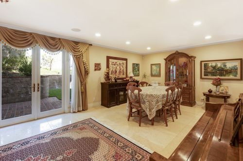 1360 Greenbriar Rd, Glendale CA  91207-1254 exterior