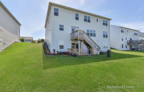 2477 River Hills Ln, Lemont IL  60490-5044 exterior