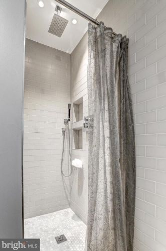 15009 Snowden Dr, Silver Spring MD 20905-5663 exterior