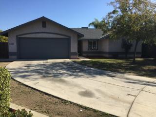 2444 Turner Ct, Visalia, CA 93291-2584