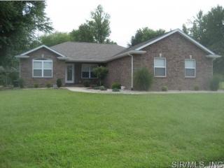 422 Ursula Dr, Lebanon, IL 62254-1113
