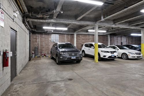 2847 Halsted St, Chicago IL  60657-5105 exterior