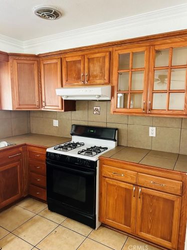 2856 9th St, Rialto, CA 92376-4504