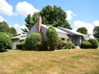 6 Penny Pl, Hartford, CT 06109-4022