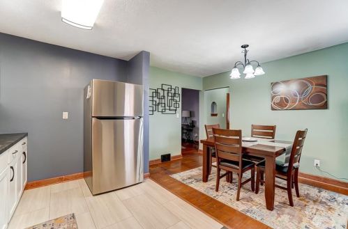221 Parkwood Ave, Springfield OH  45506-2702 exterior