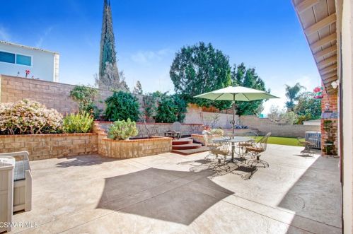 2548 Hawk St, Simi Valley CA 93065-2365 exterior