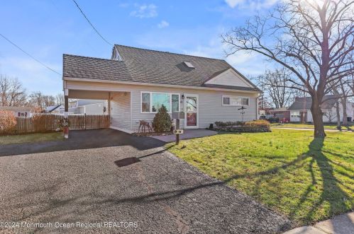 26 Franciscan Way, Hazlet, NJ 07730-1934