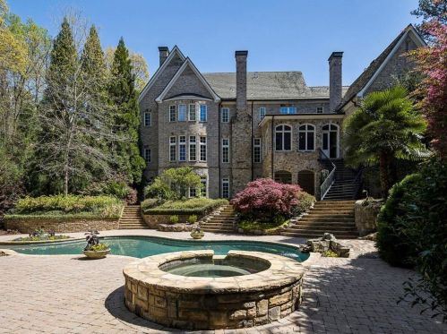 5540 Lake Island Dr, Atlanta GA  30327-4832 exterior