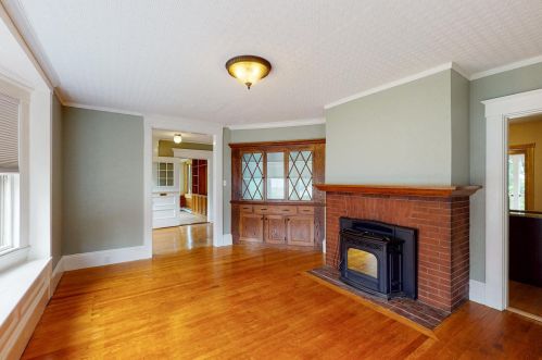 65 Gale Ave, Laconia, NH 03246-3011