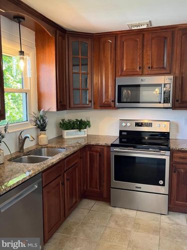 1010 Devonshire Rd, Lancaster PA  17601-1610 exterior