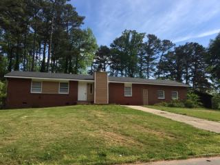 7054 Chappell Cir, Atlanta GA  30360-2404 exterior