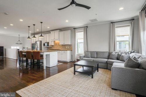 1307 Autumn Brook Ave, Silver Spring MD  20906-6752 exterior