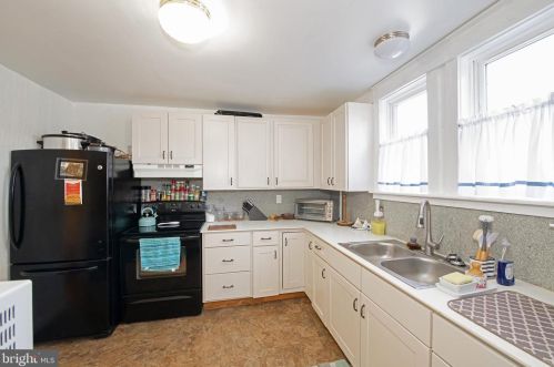22 Buch Ave, Lancaster, PA 17601-3712