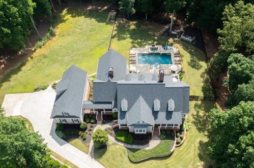 225 Edwards Brook Ct, Holly Springs, GA 30115-6327