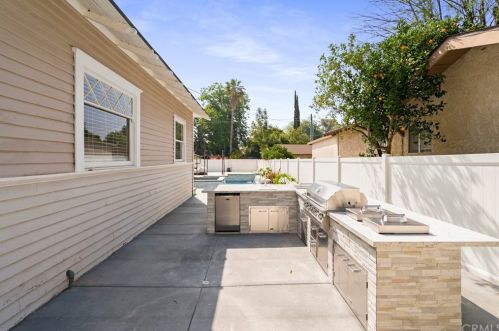 3364 Cedar St, Riverside CA  92501-2625 exterior