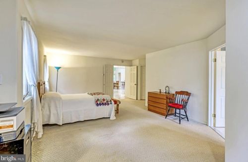 283 Sayre Dr, Princeton NJ  08540-5872 exterior